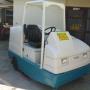 Restregadora Tennant 7400 hombre a bordo a gas LP