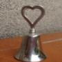 Subido por visitante en 01/09/2017 - Campana de metal mango corazón, item: 0118-8