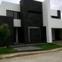 recinto negro para exteriores