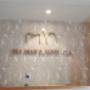 Subido por visitante en 21/06/2017 - logotipo interior en aluminio oro