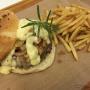 Subido por visitante en 14/12/2017 - Simplemente la perfección de la hamburguesa, hecha con la mejor carne angus rebosada con un  fodue de quesos