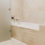 Studio Suite-King Bed Bathroom