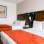 2 Double Beds