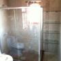Cancel de baño templado con repizas