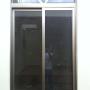 Ventana corrediza con antepecho