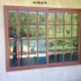 Ventana cuadricula color madera