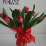 Tulipanes en Florero