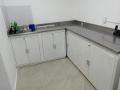 Mesas de trabajo de uso rudo y mesones de laboratorio