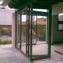 Subido por visitante en 14/11/2015 - Puerta Plegadiza en aluminio madera