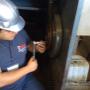 Subido por visitante en 11/12/2015 - Uno de nuestros ingenieros en una planta de Guadalajara, solucionando una Euromac