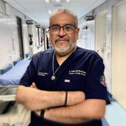 Dr. Samuel Martínez Rosales