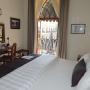 1 King bed, smoking, aircon, cirtyvw