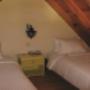 Room with 1 double bed and 2 twin be