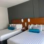2 Double Beds