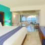 Habitación del Hotel Crown en Puerto Vallarta solo