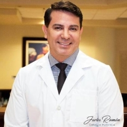 Dr. Javier Román Castrejón