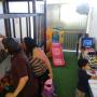 area play ground con puente de madera gigante