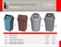 Botes de basura y contenedores.