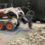 BOBCAT CON MARTILLO
