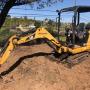 MINI EXCAVADORA CAT.