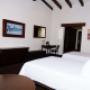 2 Queen Beds