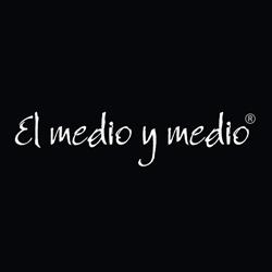 El Medio y Medio / Satélite