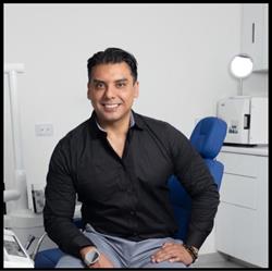 Clinica de Implantología  y Estética Dental