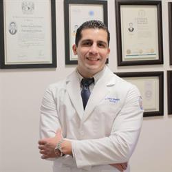 Dr. Esteban Simental Mendía