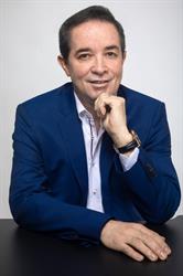 Dr. Raúl López