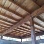 Construcción de techo de madera