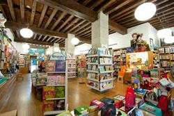 Librería Cristiana Maná