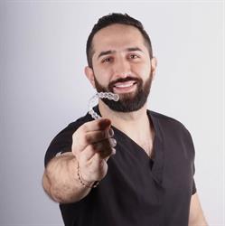Dr. Rodrigo Eluani - Ortodoncista Clínica de Especialidades Dentales