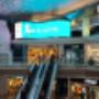 PANTALLA CURVA EN CENTRO COMERCIAL