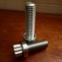Tornillo estriado de acero inoxidable