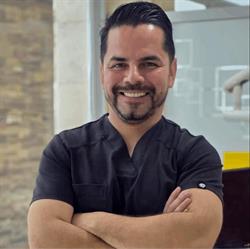 Dr. Francisco Valdez, Dentista - Odontólogo