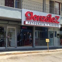 Tuxedos González Industrial