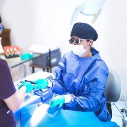 Dra. Ma Fernanda Brambila Navarrete. Periodoncia e Implantologia Oral
