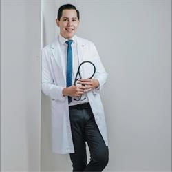 Dr. Carlos Benjamín González Médico Internista