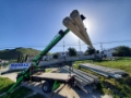 grua-en-tijuana-maniobra-postes-concreto.jpeg