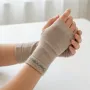 Guantes de tela de Bamboo para protección solar Magderm - Cafés